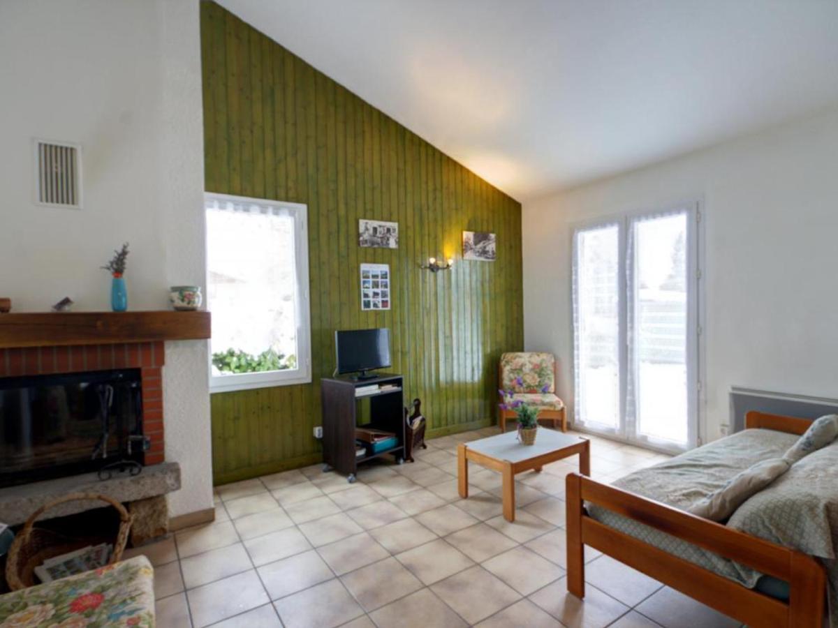 Gite Avec Cheminee, Terrasse Et Wifi - Animaux Acceptes - Fr-1-496-163 Usson-en-Forez Eksteriør billede