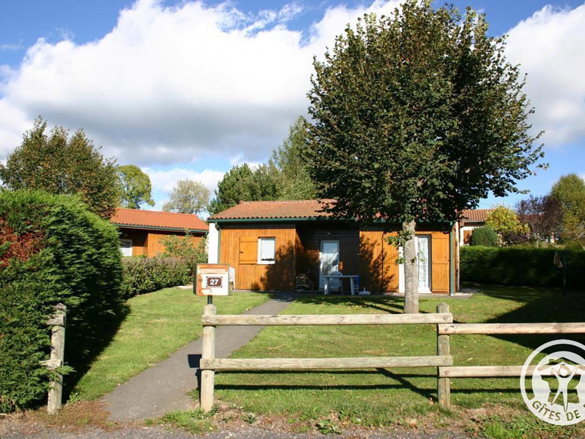 Gite Avec Cheminee, Terrasse Et Wifi - Animaux Acceptes - Fr-1-496-163 Usson-en-Forez Eksteriør billede